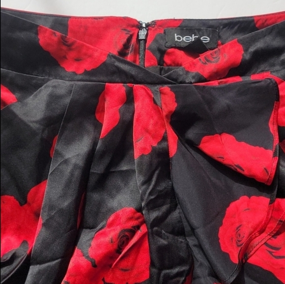 Bebe Floral Mini Skirt/size 0 - Picture 5 of 11